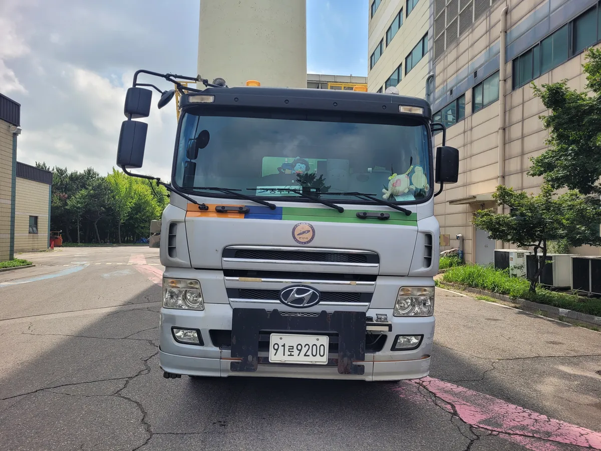 현대자동차 대형화물 신정10㎥급 진공노면청소차 9960cc 사진 1