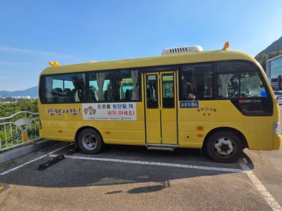 현대자동차, 중형 승합, 뉴-카운티(3,933cc)-79루****, 구조변경 후 어린이승합차 (21인승) 사진 2