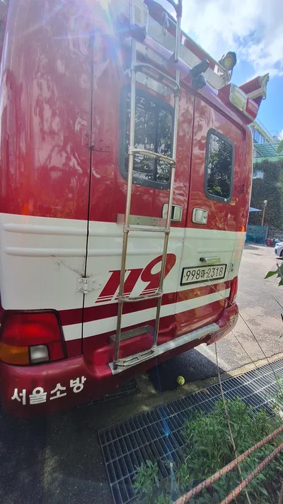 현대 중형 승합차 이카운티 3933cc 사진 3
