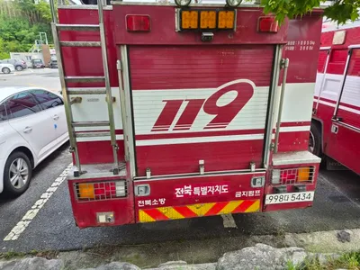 현대자동차 중형특수 이엔쓰리펌프소방차 5,899cc 사진 2