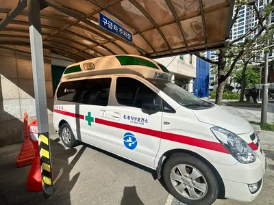 현대 중형 승합 성우그랜드스타렉스특수구급차(4WD) 2497cc 사진 4