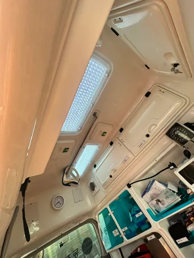 현대 중형 승합 성우그랜드스타렉스특수구급차(4WD) 2497cc 사진 7