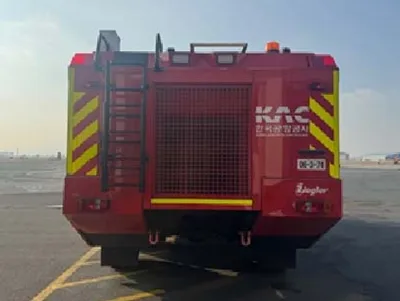 김해공항 소방차(ZIEGLER) 매각 사진 2