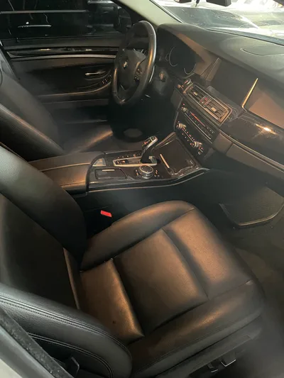 경기도 남양주시 화도읍 묵현리 241-11 남양주세무서 주차장 1층 보관(47루****, 2015년식 BMW 528i xDrive, 최초등록일: 2015. 07. 09. , 차대번호: WBA5A7104FD817013) 사진 2